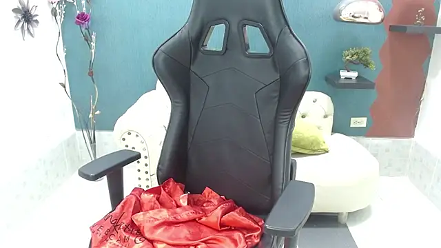 Snapshot of Melikasweetz chatting on February 14, 8:48 pm Melikasweetz online show from February 14, 8:48 pm