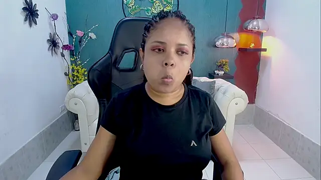 Snapshot of Melikasweetz chatting on February 22, 7:12 pm Melikasweetz online show from February 22, 7:12 pm