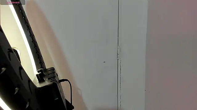 emma-hiill online show from December 28, 2:10 pm