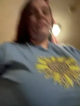 lairarose online show from April 22, 4:41 pm