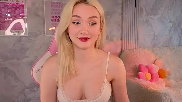 Snapshot of angel_with_flowers chatting on July 3, 4:52 am angel with flowers online show from July 3, 4:52 am