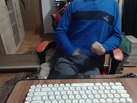 uncutguy01 online show from November 15, 4:25 pm
