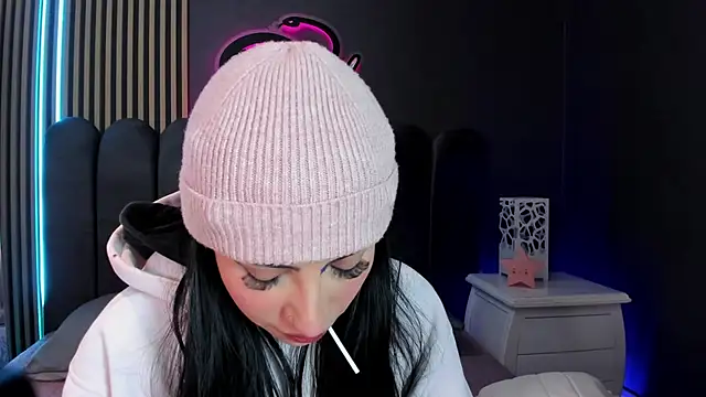 Snapshot of Nicolette_ks_ chatting on May 23, 5:34 am Nicolette ks online show from May 23, 5:34 am