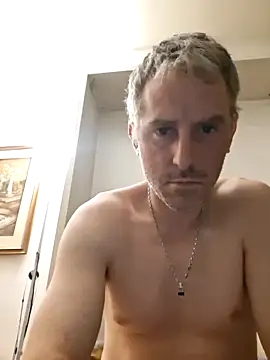 dedalus84 online show from April 2, 7:00 pm