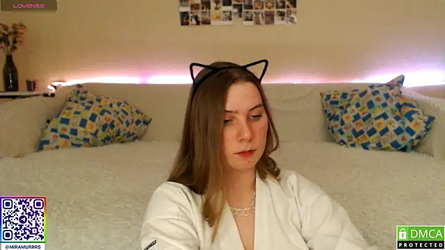 Snapshot of MurrrWorren chatting on February 8, 10:08 pm MurrrWorren online show from February 8, 10:08 pm