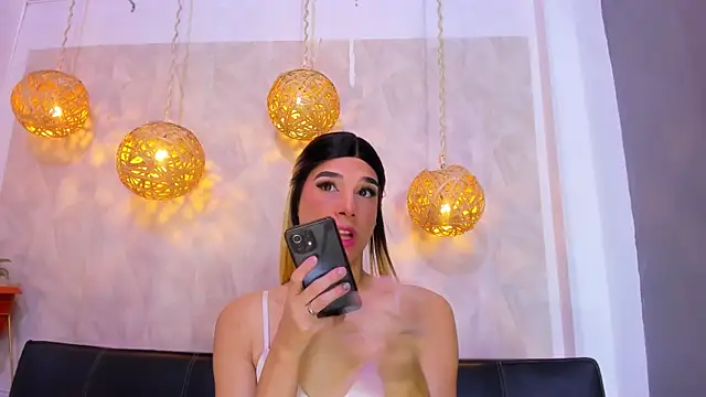 victoria aleia  online show from January 8, 8:18 pm