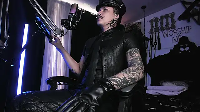 allanhurtss online show from March 11, 7:47 pm