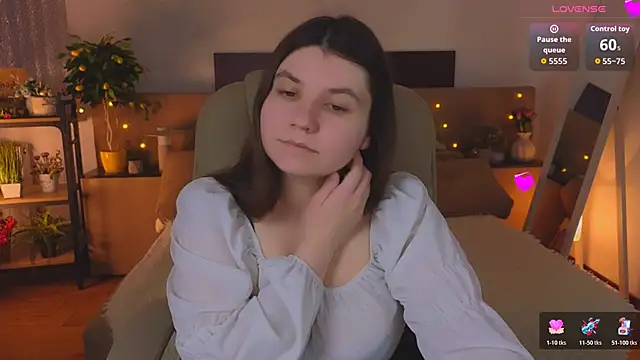 Viola  Shy online show from April 21, 2:26 am