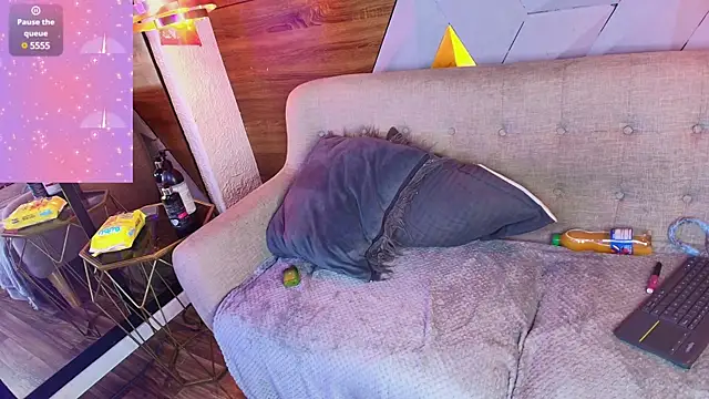 sarah banks1 online show from February 19, 10:20 pm