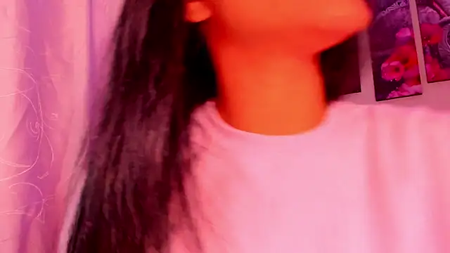 Snapshot of Alissarhys26 chatting on March 4, 9:22 pm Alissarhys26 online show from March 4, 9:22 pm