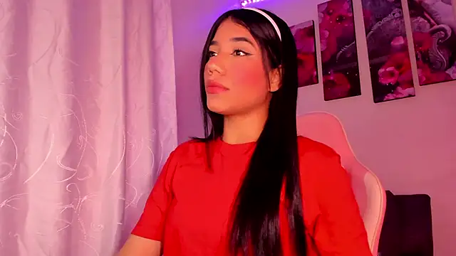 Snapshot of Alissarhys26 chatting on March 6, 12:00 am Alissarhys26 online show from March 6, 12:00 am