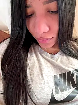 Snapshot of Alissarhys26 chatting on December 18, 2:34 pm Alissarhys26 online show from December 18, 2:34 pm