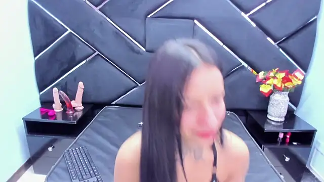 ChloeRosey online show from October 31, 4:02 am