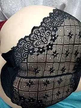 Snapshot of Haralushiaaa chatting on November 5, 7:14 pm Haralushiaaa online show from November 5, 7:14 pm