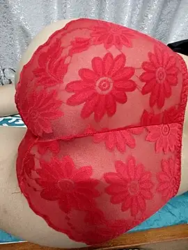 Snapshot of Haralushiaaa chatting on November 6, 7:26 pm Haralushiaaa online show from November 6, 7:26 pm