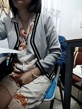 Snapshot of Haralushiaaa chatting on November 18, 8:41 am Haralushiaaa online show from November 18, 8:41 am