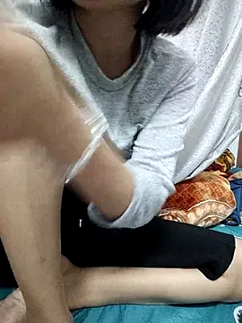 Snapshot of Haralushiaaa chatting on November 25, 8:14 am Haralushiaaa online show from November 25, 8:14 am