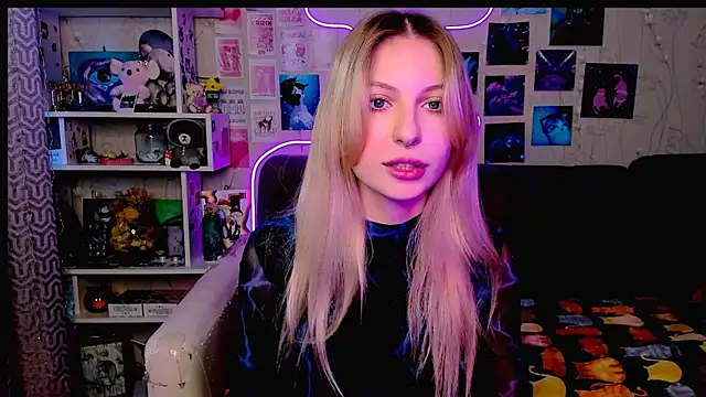 Snapshot of Maria_Hunt chatting on December 11, 5:53 am Maria Hunt online show from December 11, 5:53 am