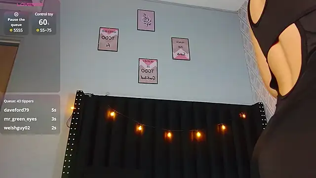 littleebluee online show from February 28, 3:04 am