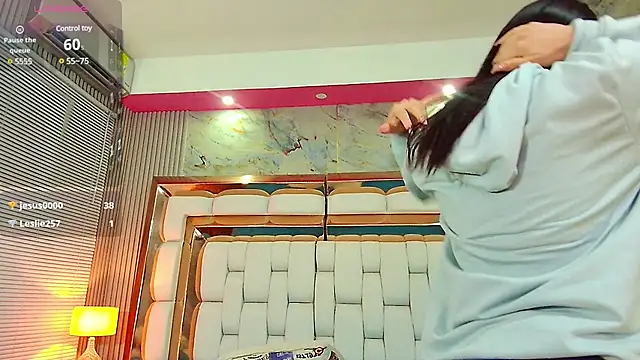 littleebluee online show from March 1, 9:40 am