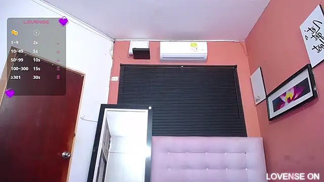 littleebluee online show from March 11, 9:34 am