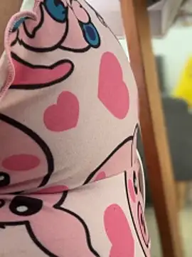 Pretty Isadora online show from April 12, 7:52 pm