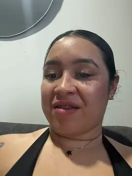 Snapshot of Pretty_Isadora chatting on May 4, 10:50 pm Pretty Isadora online show from May 4, 10:50 pm
