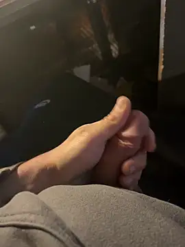 Snapshot of joeycbigcock chatting on December 2, 5:37 pm joeycbigcock online show from December 2, 5:37 pm