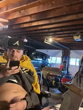 Snapshot of joeycbigcock chatting on December 2, 8:44 pm joeycbigcock online show from December 2, 8:44 pm