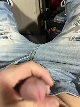 Snapshot of joeycbigcock chatting on December 20, 5:40 pm joeycbigcock online show from December 20, 5:40 pm