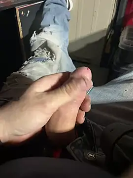 Snapshot of joeycbigcock chatting on December 23, 10:12 pm joeycbigcock online show from December 23, 10:12 pm