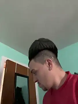 Snapshot of joeycbigcock chatting on December 25, 4:00 pm joeycbigcock online show from December 25, 4:00 pm