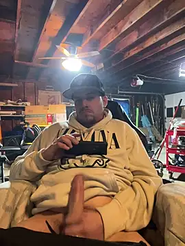 Snapshot of joeycbigcock chatting on December 29, 12:20 am joeycbigcock online show from December 29, 12:20 am