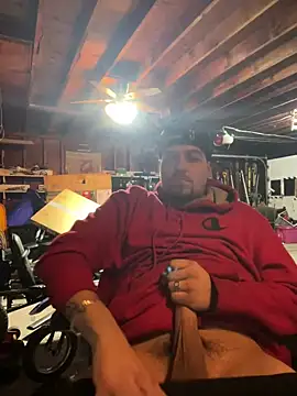 Snapshot of joeycbigcock chatting on January 12, 2:24 am joeycbigcock online show from January 12, 2:24 am