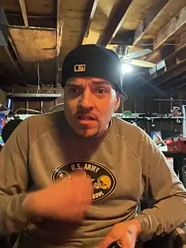 Snapshot of joeycbigcock chatting on January 13, 1:02 am joeycbigcock online show from January 13, 1:02 am