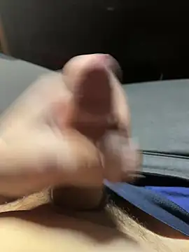 Snapshot of joeycbigcock chatting on January 18, 3:09 am joeycbigcock online show from January 18, 3:09 am