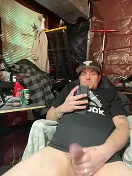 Snapshot of joeycbigcock chatting on January 18, 9:13 pm joeycbigcock online show from January 18, 9:13 pm