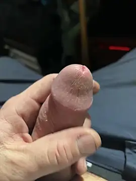 Snapshot of joeycbigcock chatting on January 25, 4:46 pm joeycbigcock online show from January 25, 4:46 pm