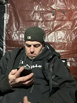 Snapshot of joeycbigcock chatting on February 1, 10:34 pm joeycbigcock online show from February 1, 10:34 pm