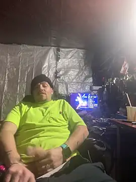 Snapshot of joeycbigcock chatting on February 8, 9:04 pm joeycbigcock online show from February 8, 9:04 pm