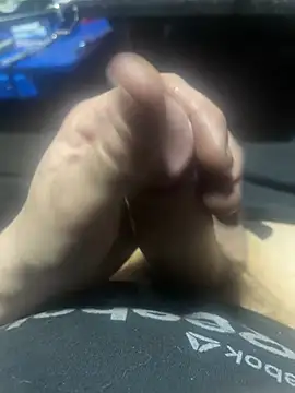 Snapshot of joeycbigcock chatting on February 25, 7:36 pm joeycbigcock online show from February 25, 7:36 pm