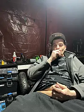 Snapshot of joeycbigcock chatting on March 13, 2:33 pm joeycbigcock online show from March 13, 2:33 pm