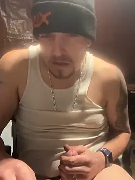 Snapshot of joeycbigcock chatting on March 17, 8:19 pm joeycbigcock online show from March 17, 8:19 pm