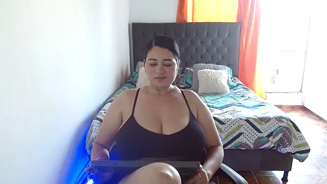 Snapshot of Kerly_Lopez chatting on May 28, 1:08 pm Kerly Lopez online show from May 28, 1:08 pm