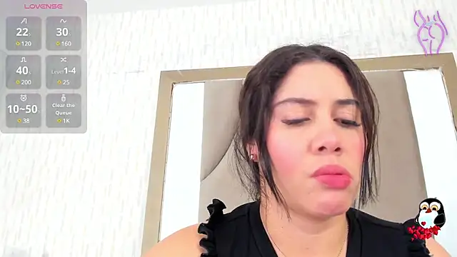 Snapshot of ThyaraJhons chatting on March 15, 11:51 am ThyaraJhons online show from March 15, 11:51 am