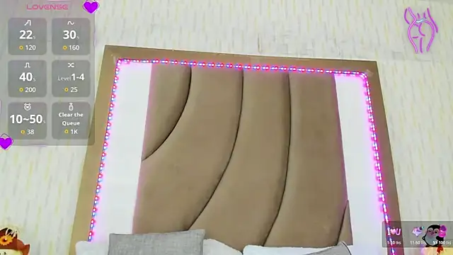 Snapshot of ThyaraJhons chatting on October 18, 12:17 pm ThyaraJhons online show from October 18, 12:17 pm