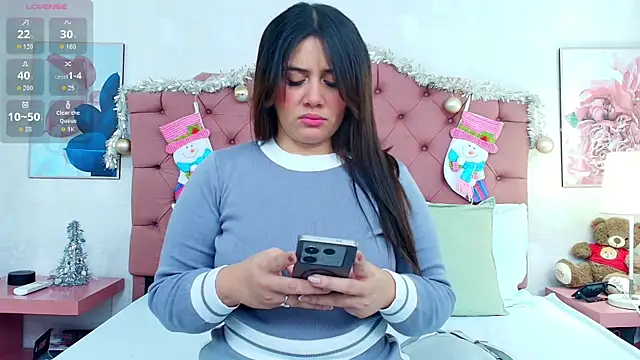 Snapshot of ThyaraJhons chatting on December 2, 12:10 pm ThyaraJhons online show from December 2, 12:10 pm