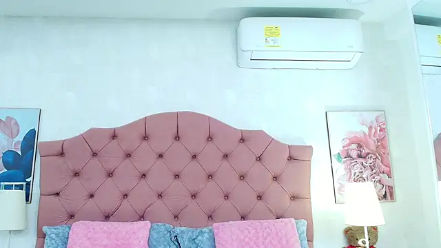 Snapshot of ThyaraJhons chatting on January 16, 11:36 am ThyaraJhons online show from January 16, 11:36 am