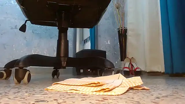 Samantabrown  online show from November 11, 11:21 am