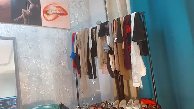 Snapshot of Samantabrown_ chatting on May 25, 11:05 am Samantabrown online show from May 25, 11:05 am